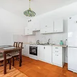 Urbannestgroup Lakowa60A